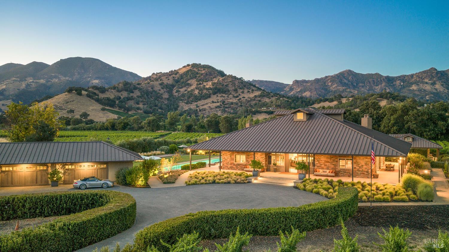 3196 Bennett Lane — photo