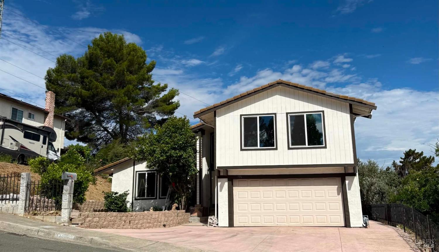 131 Hillview Drive — photo