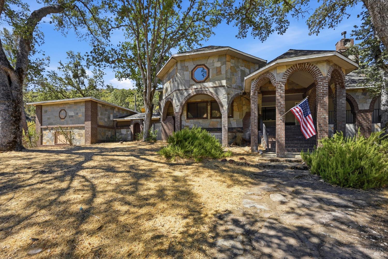 3725 Spring Valley Road — photo