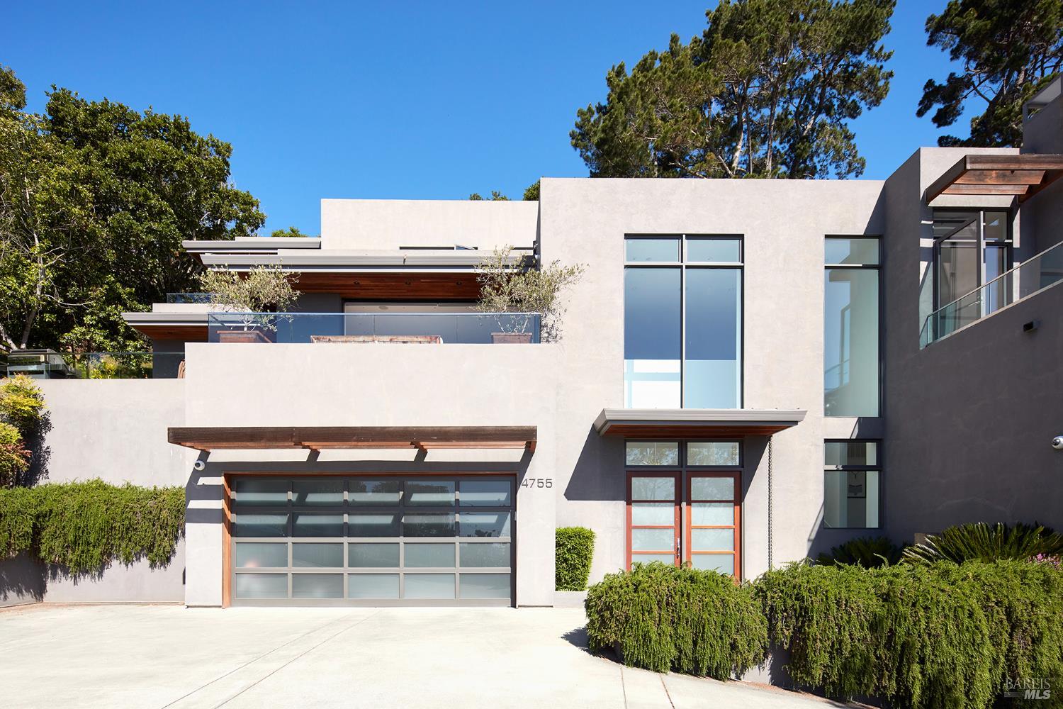 4755 Paradise Drive — photo