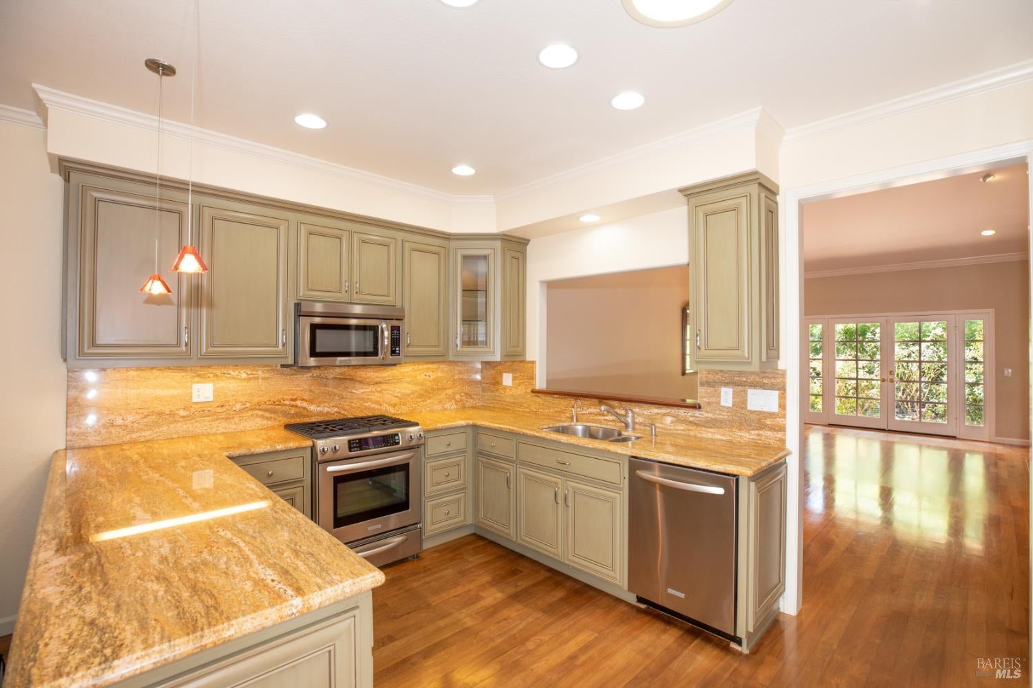 154 White Oak Drive — photo