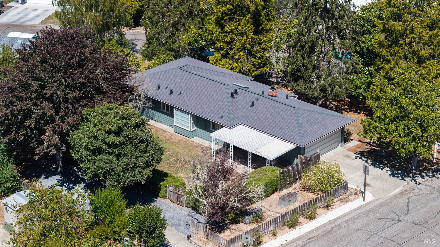 860 Norlee Street — photo