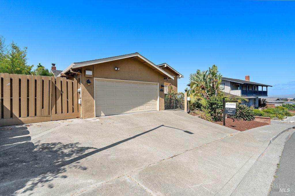 335 Skyline Drive, Vallejo, CA 94591 — photo 2
