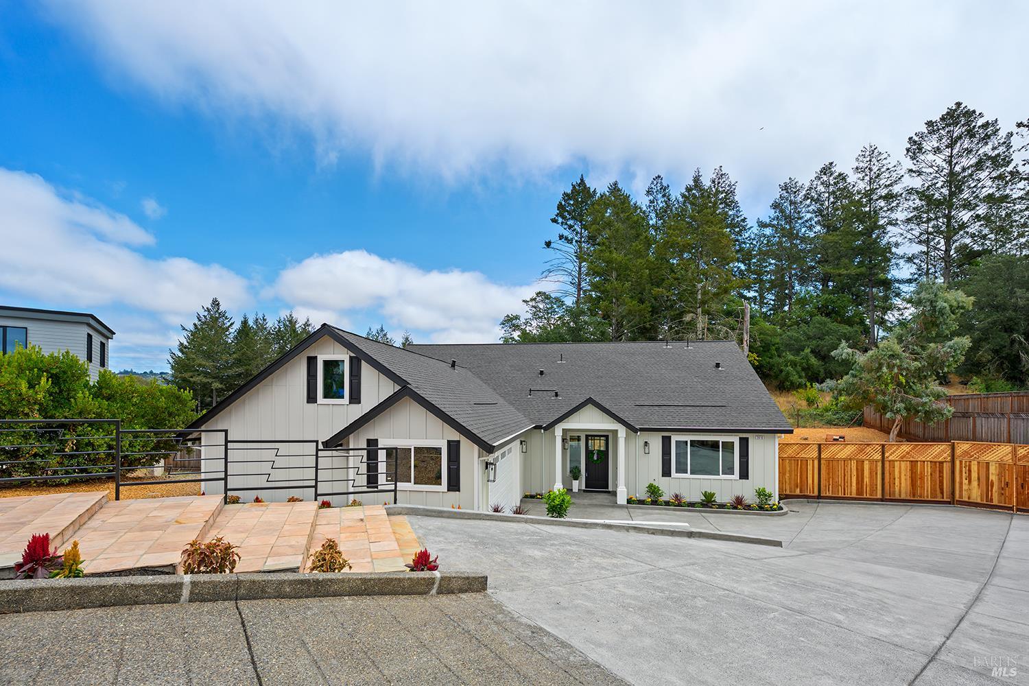 2016 Eagle Court — photo