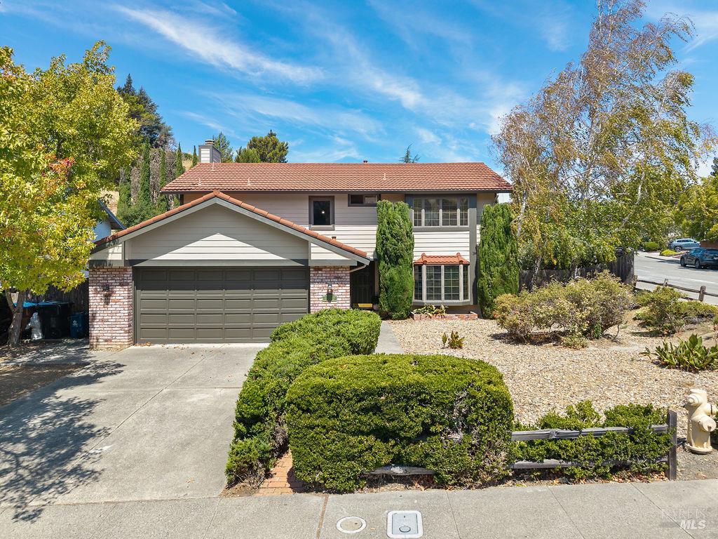 841 Rose Drive — photo