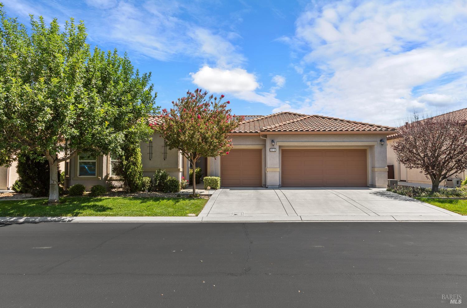 426 Eagle Crest Way — photo