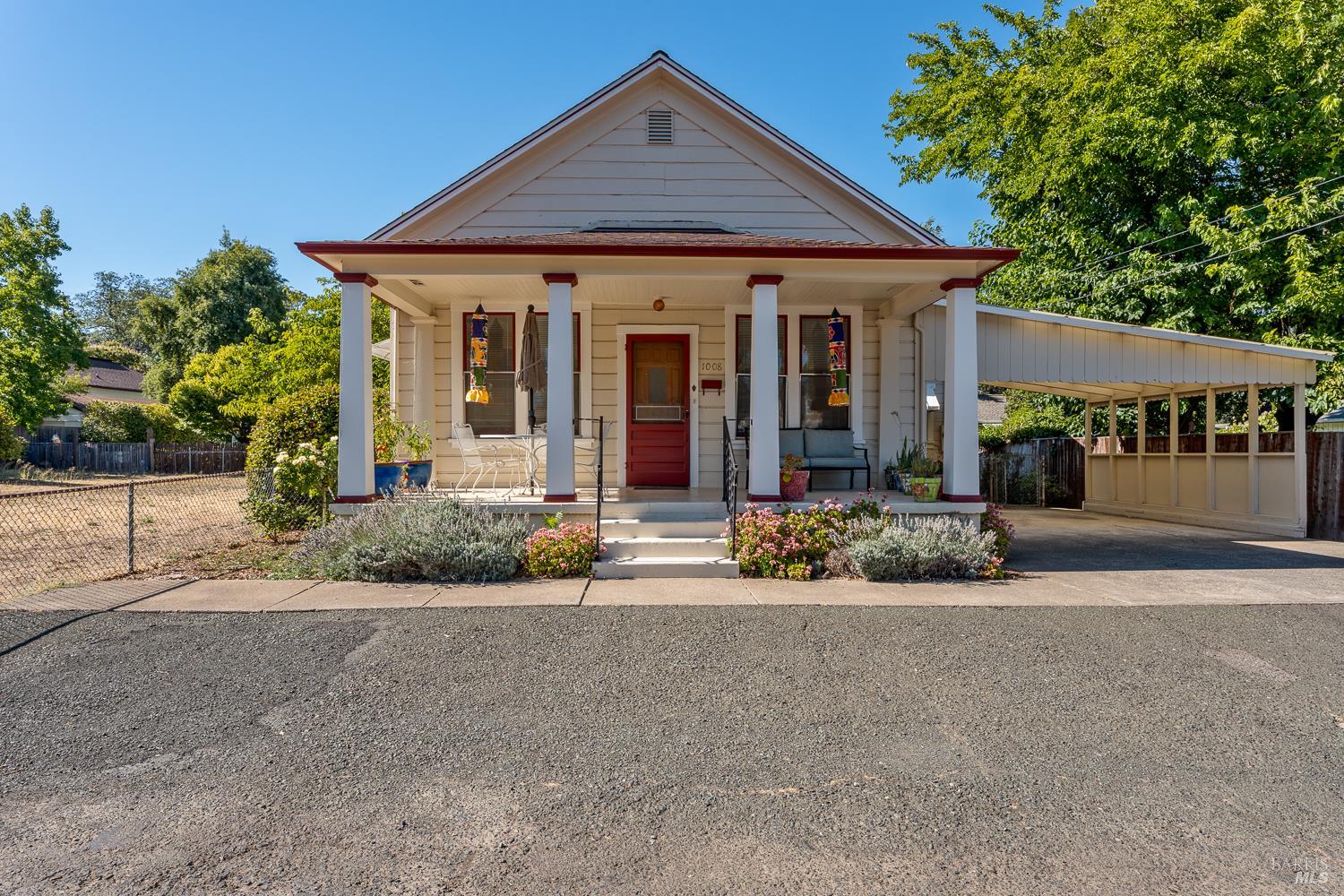 1008 W Church Street — photo