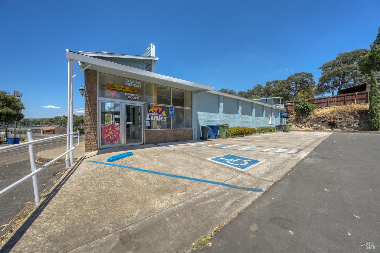 14420 Lakeshore Drive — photo