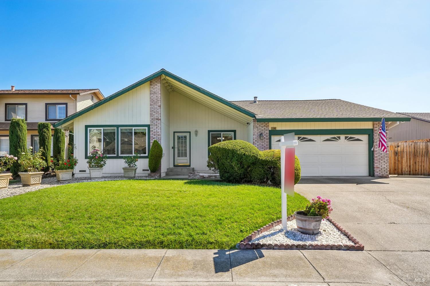 5346 Daniel Drive — photo
