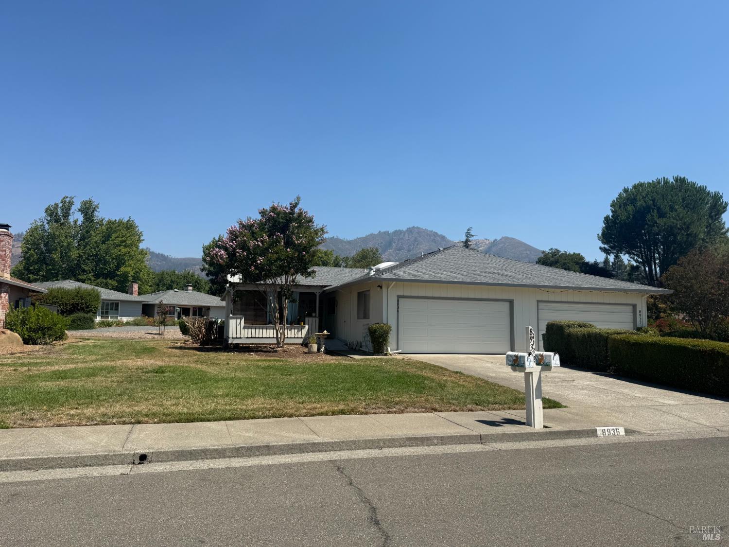 8936 Oak Trail Drive — photo