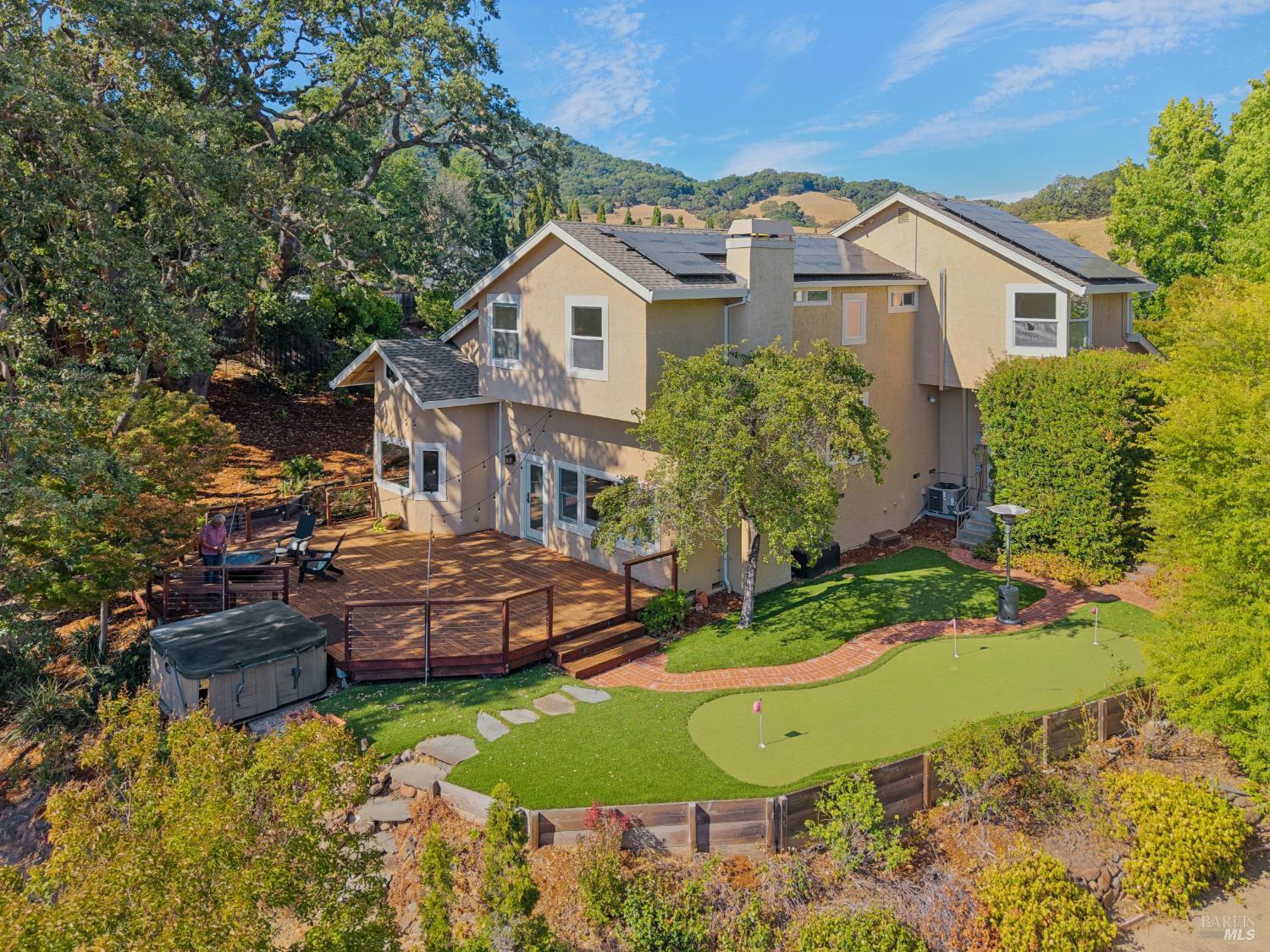 52 Woodleaf Court — photo