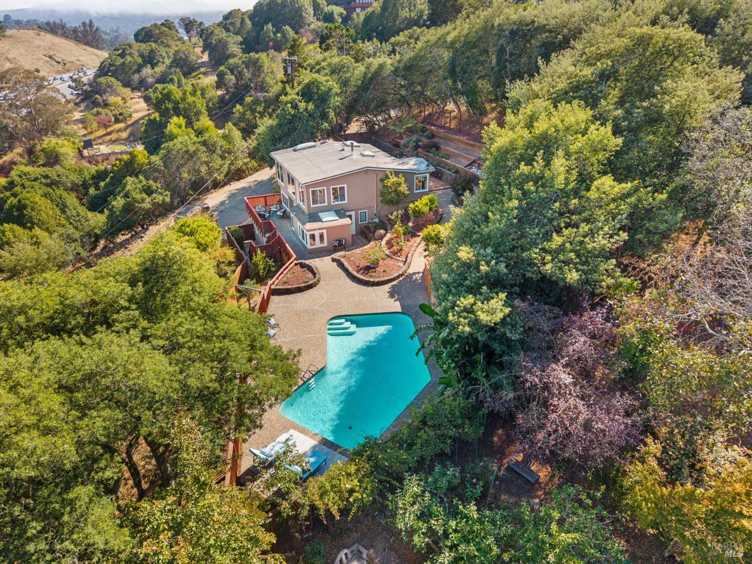 1125 Meadowcrest Drive — photo