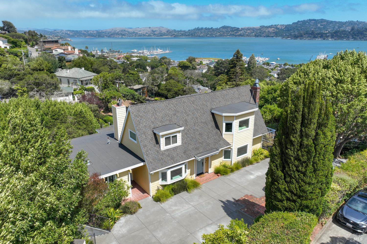112 Glen Drive — photo