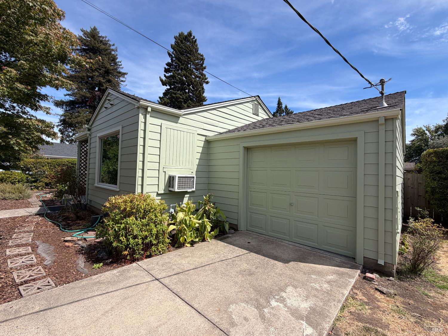2208 Midway Drive — photo