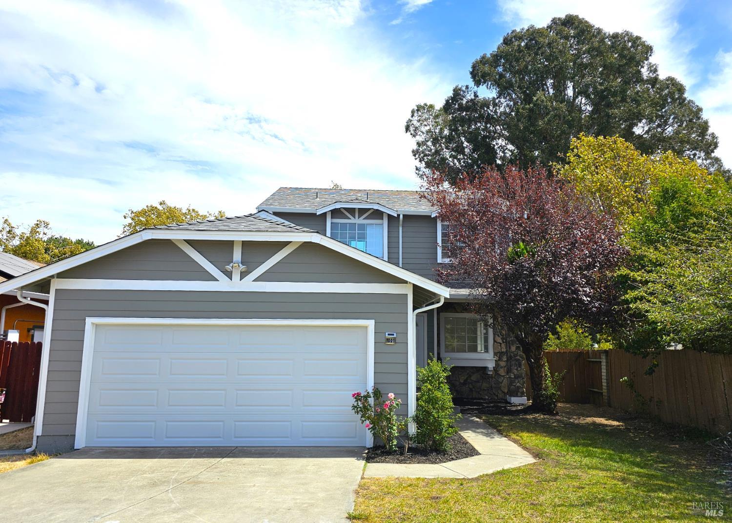 1001 Camellia Court — photo