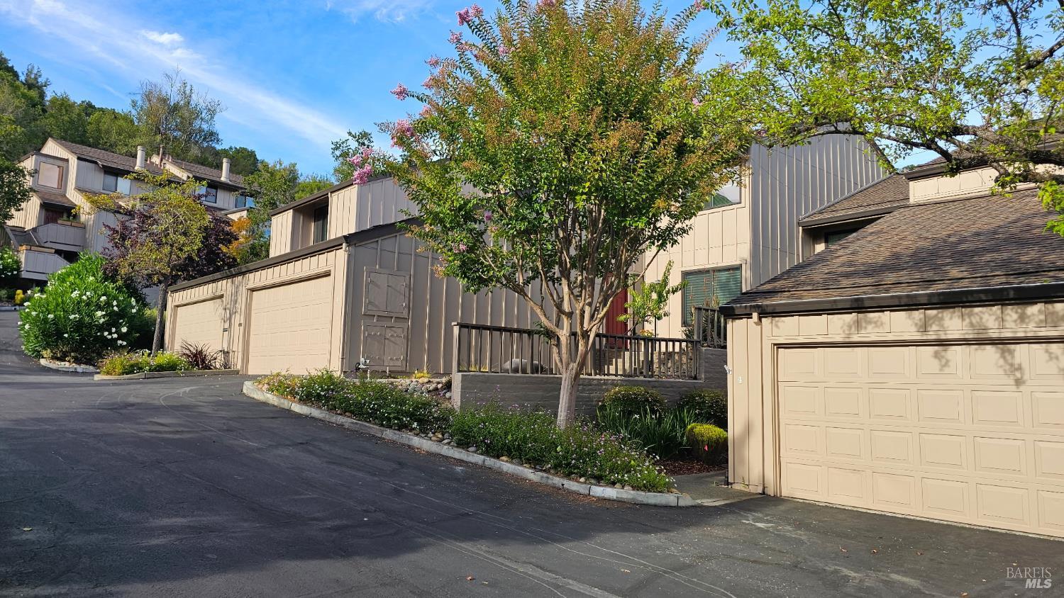 6 Josefa Court — photo