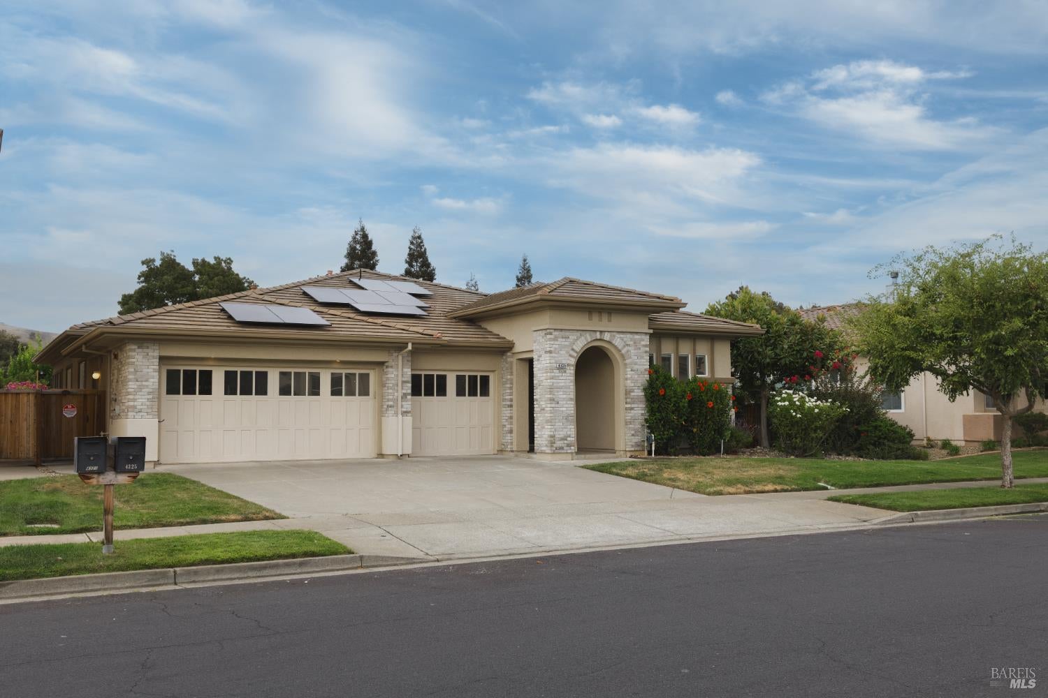 4325 The Masters Drive — photo