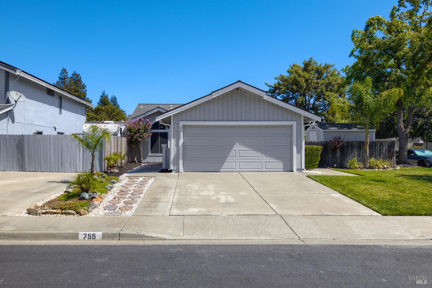 755 Oakvale Way — photo