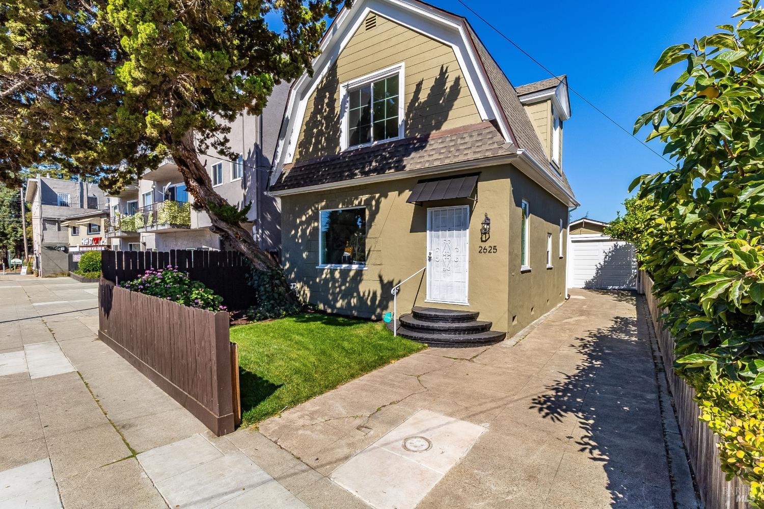 2625 High Street — photo