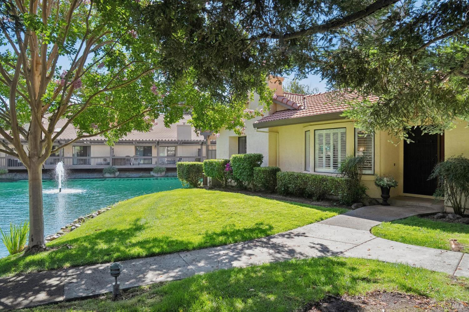 41 Fountain Grove Circle — photo