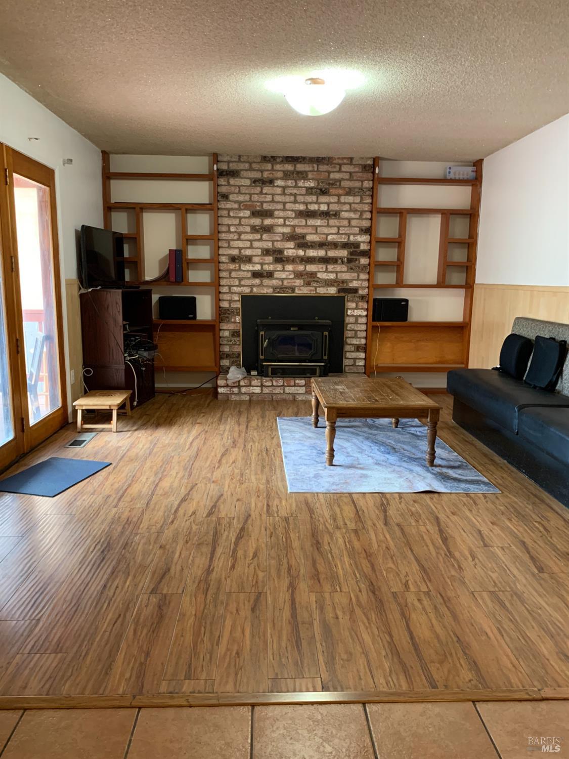916 Link Lane — photo