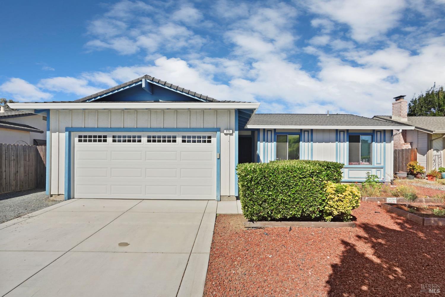 775 Oakbrook Drive — photo