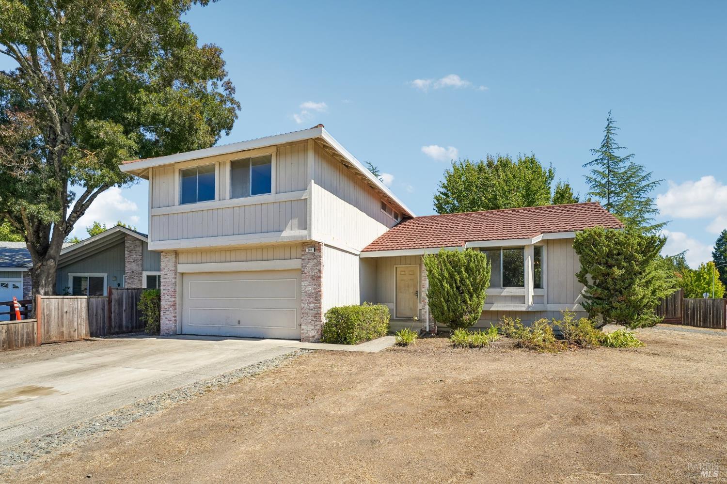 300 Stirrup Court — photo
