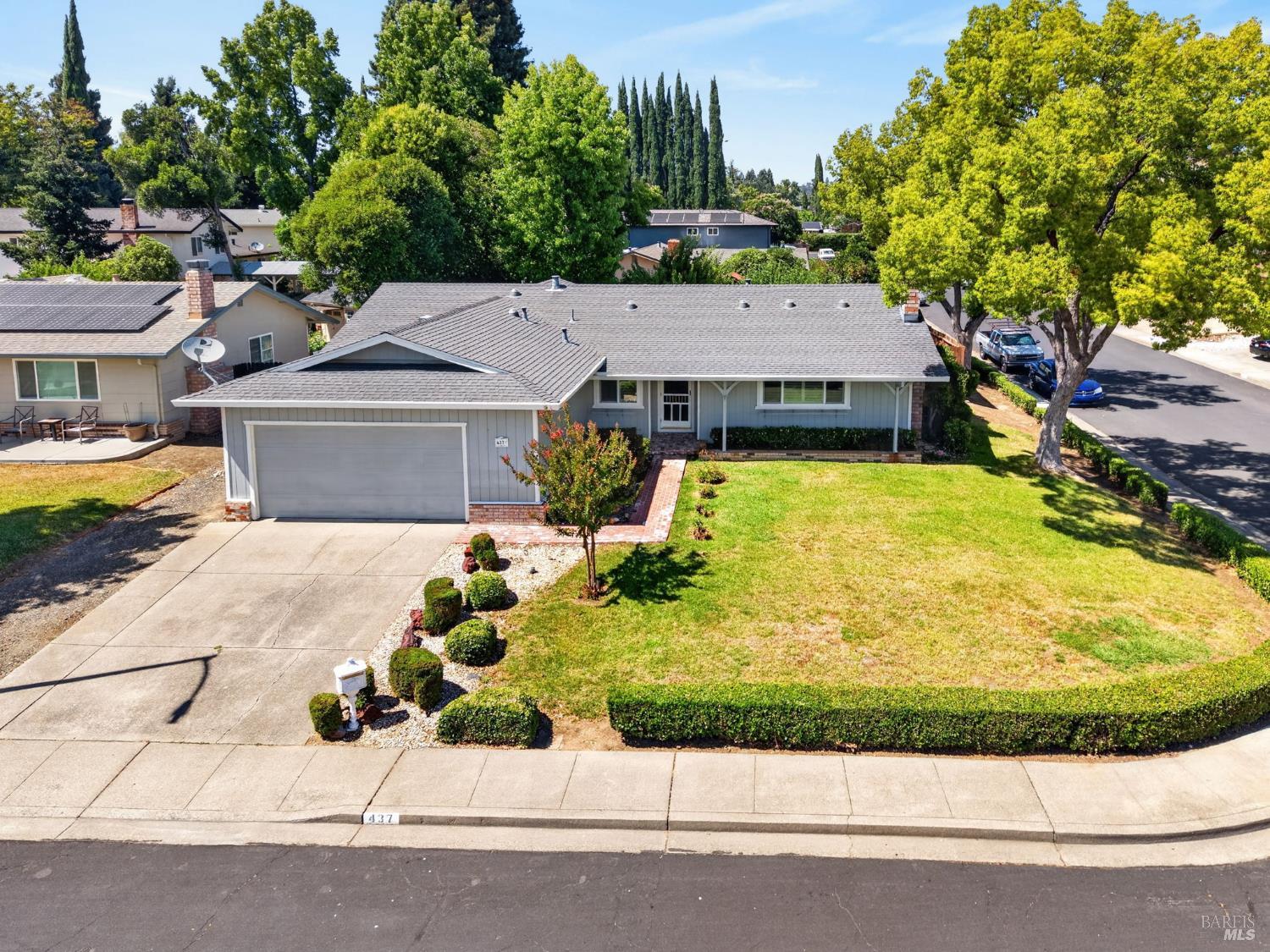 437 Valencia Lane — photo