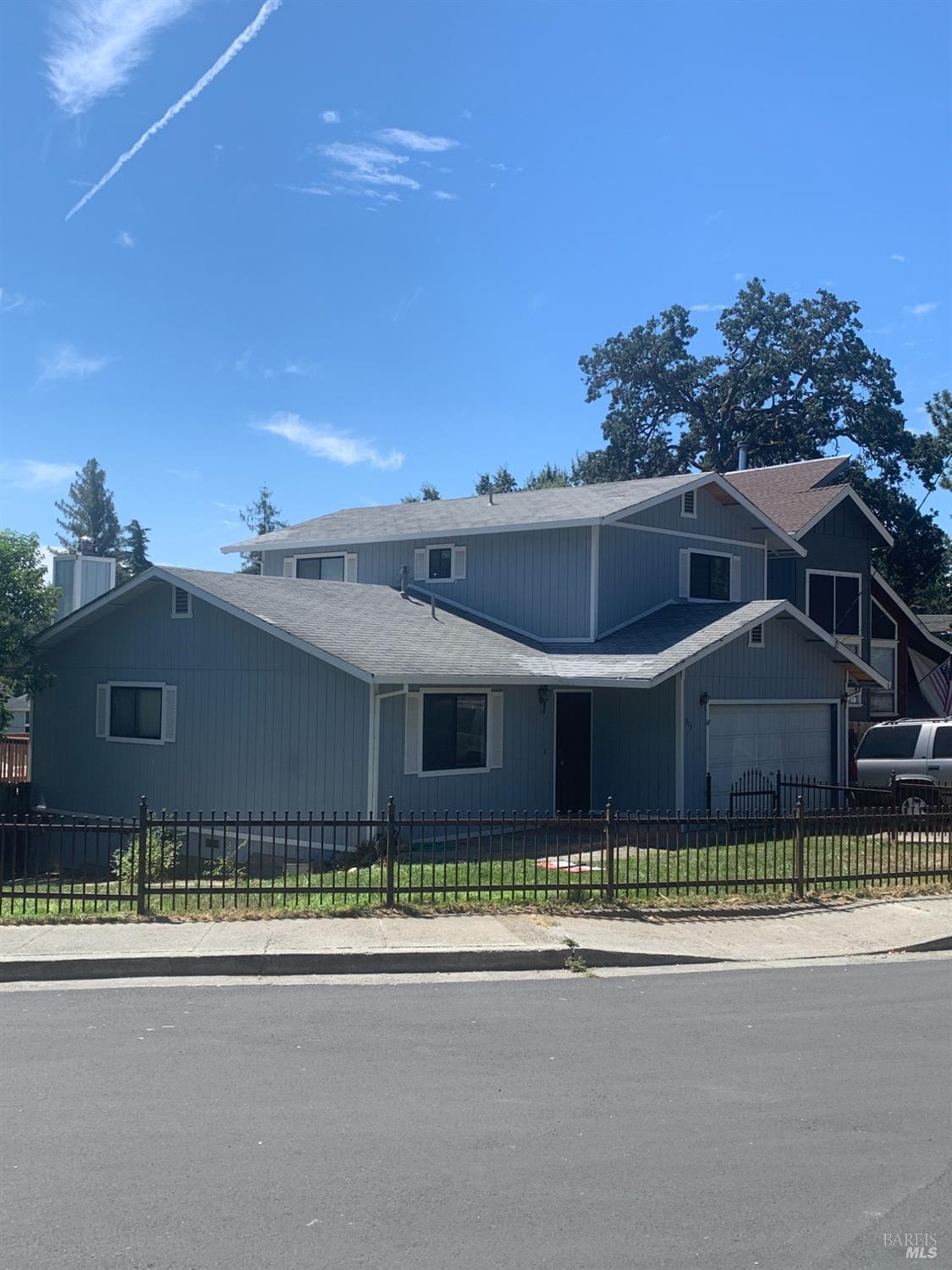 311 Hillcrest Drive — photo