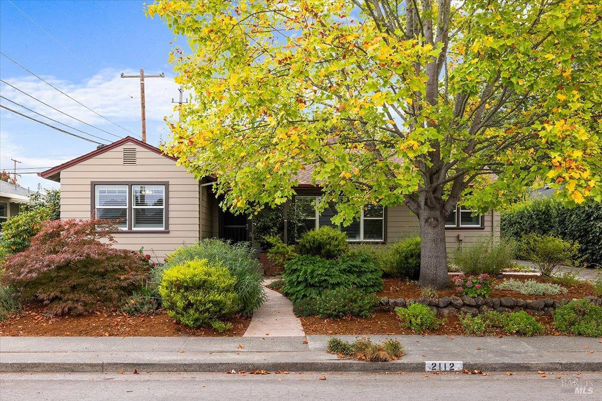2112 Geary Drive — photo