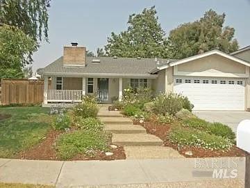 7402 Phinney Way — photo