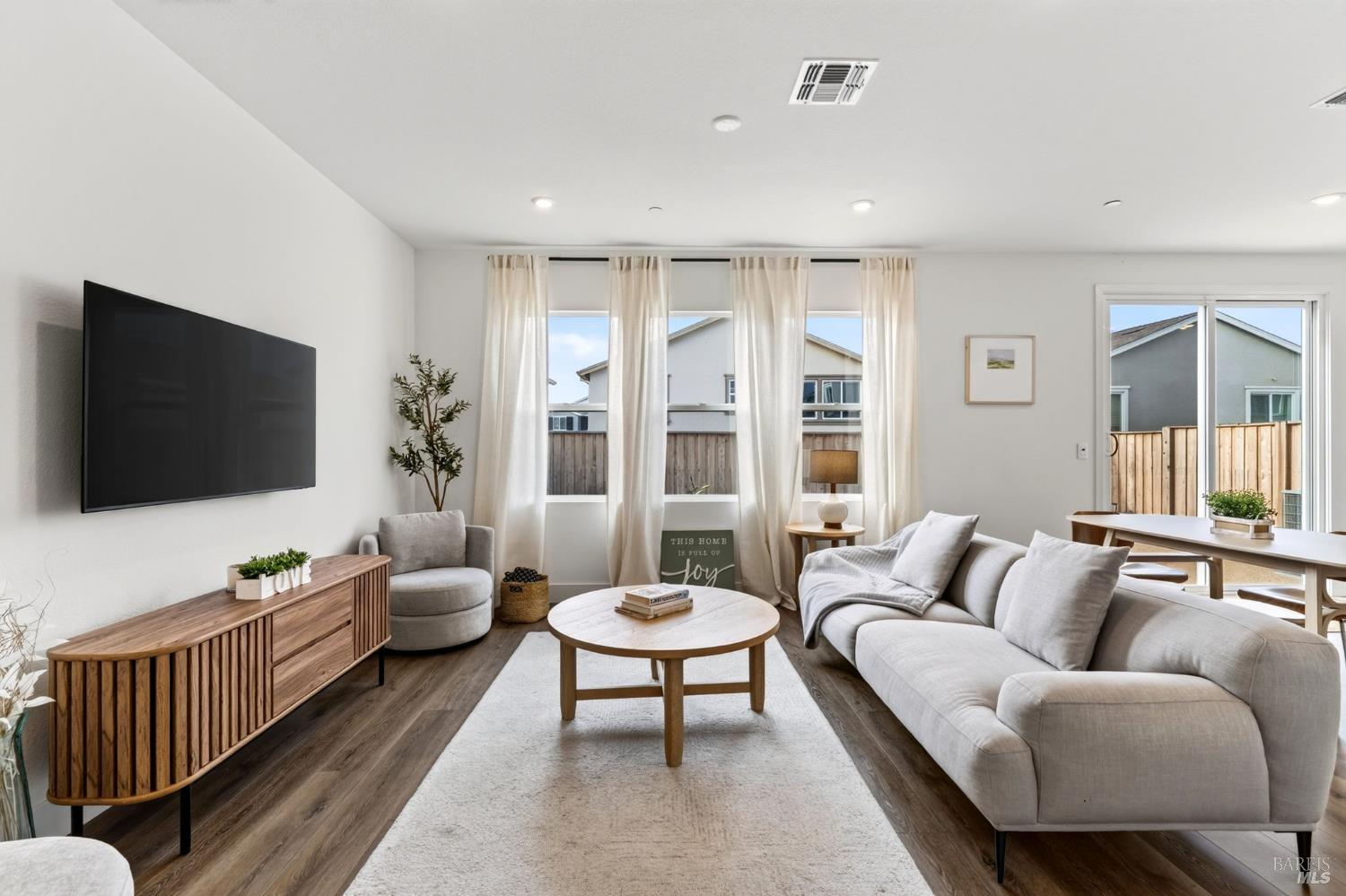 231 Goldback Court — photo