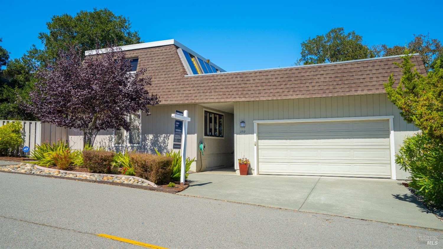 2312 Laguna Vista Drive — photo