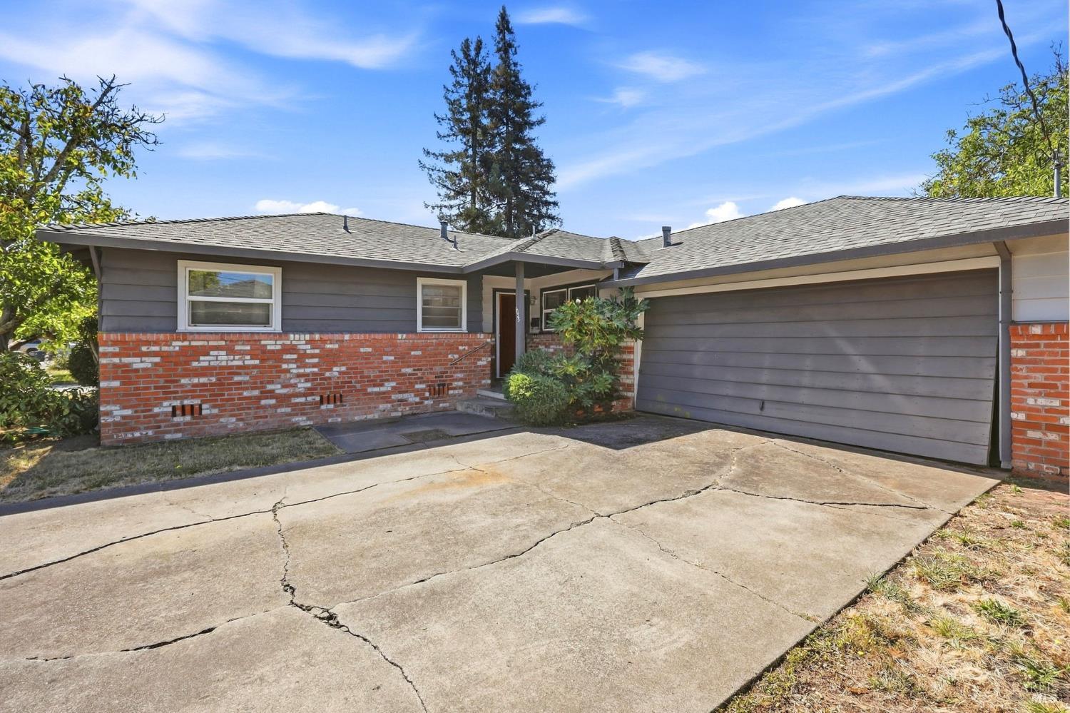 1023 Michigan Drive — photo