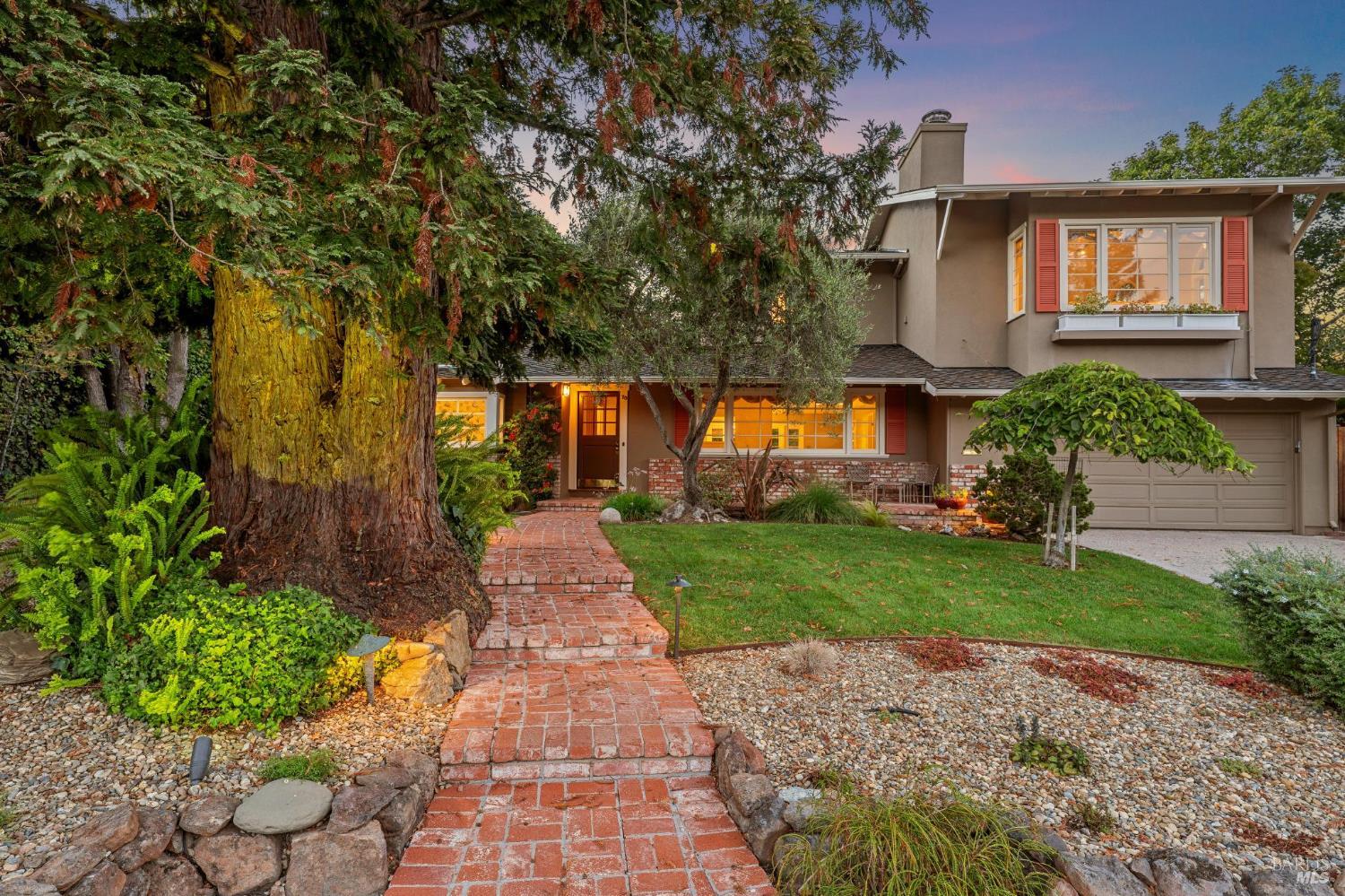 70 Corte Arriba Court — photo