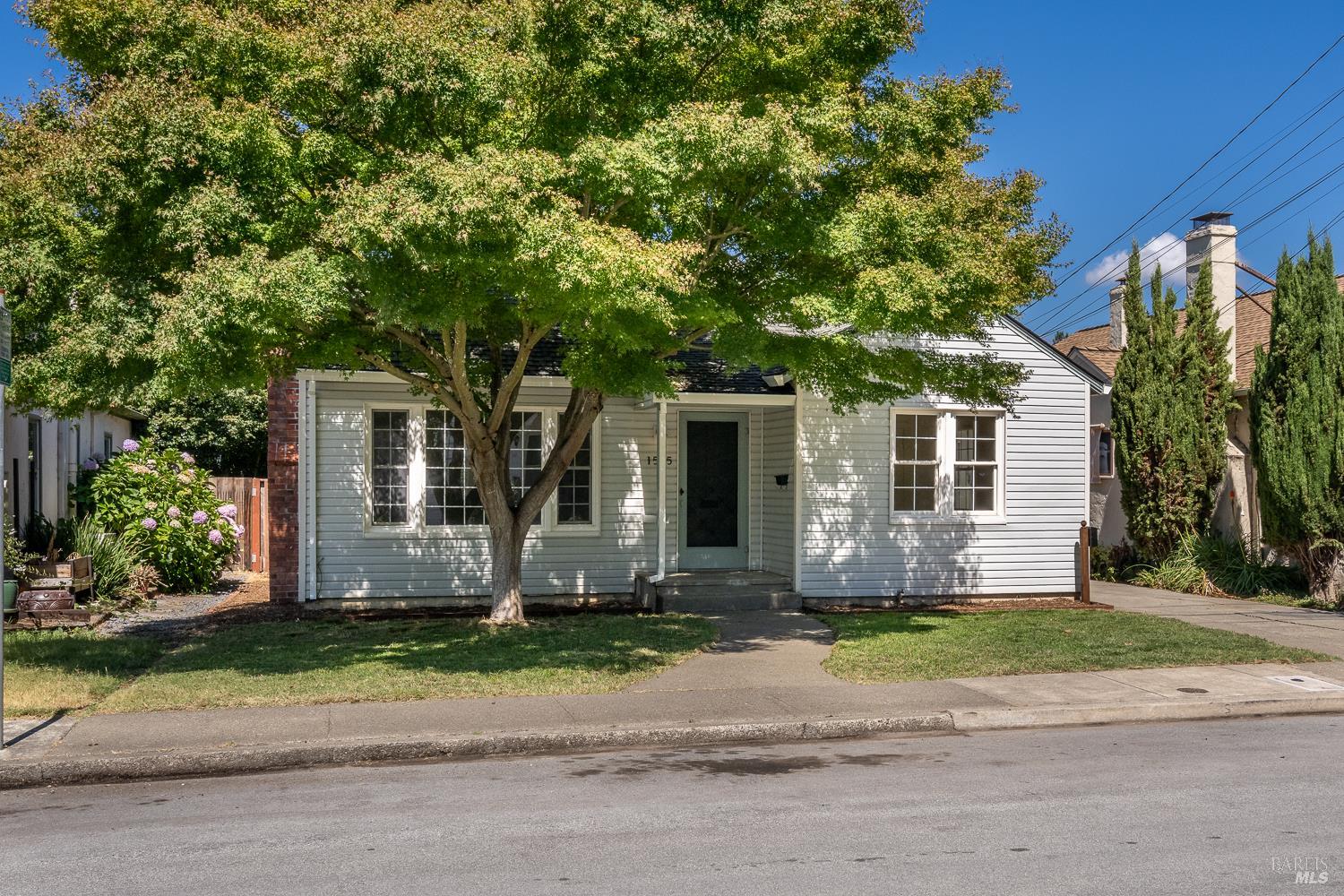 1515 Fair Oaks Court — photo