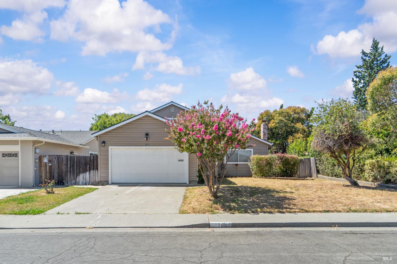 1086 Mockingbird Lane — photo