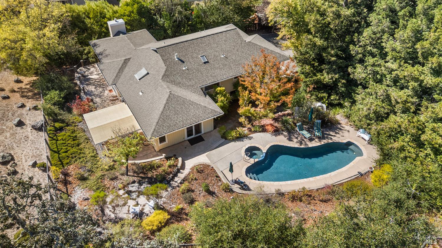 4702 Hillsboro Court — photo