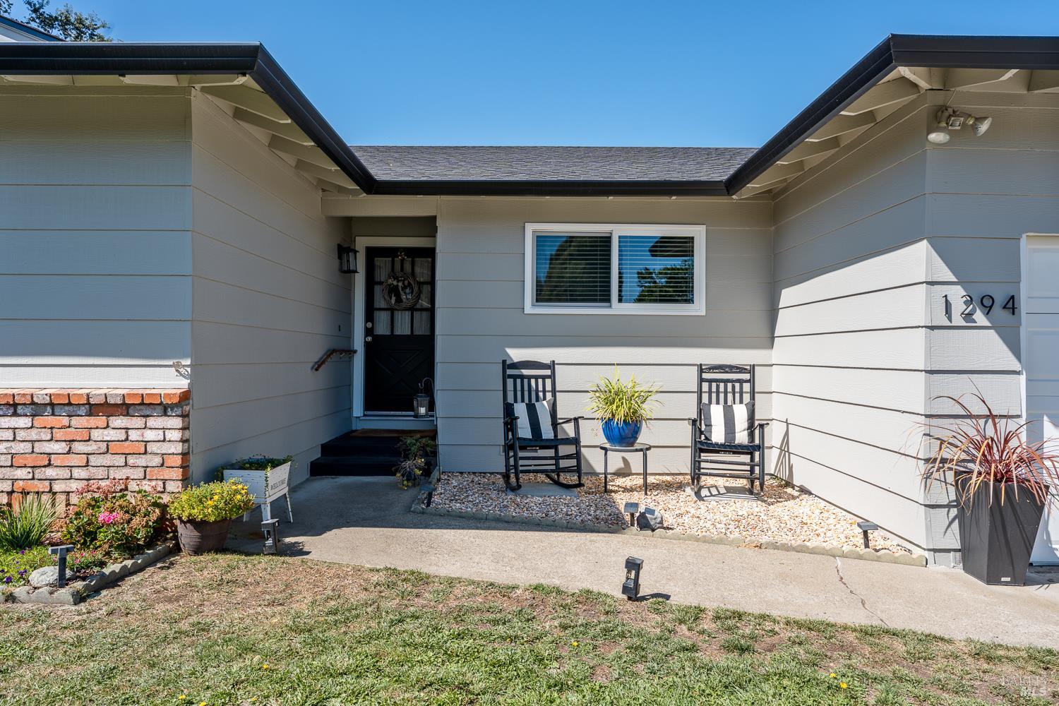 1294 Yokayo Court — photo