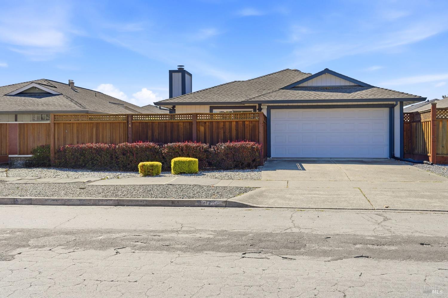 2044 Pinercrest Drive — photo