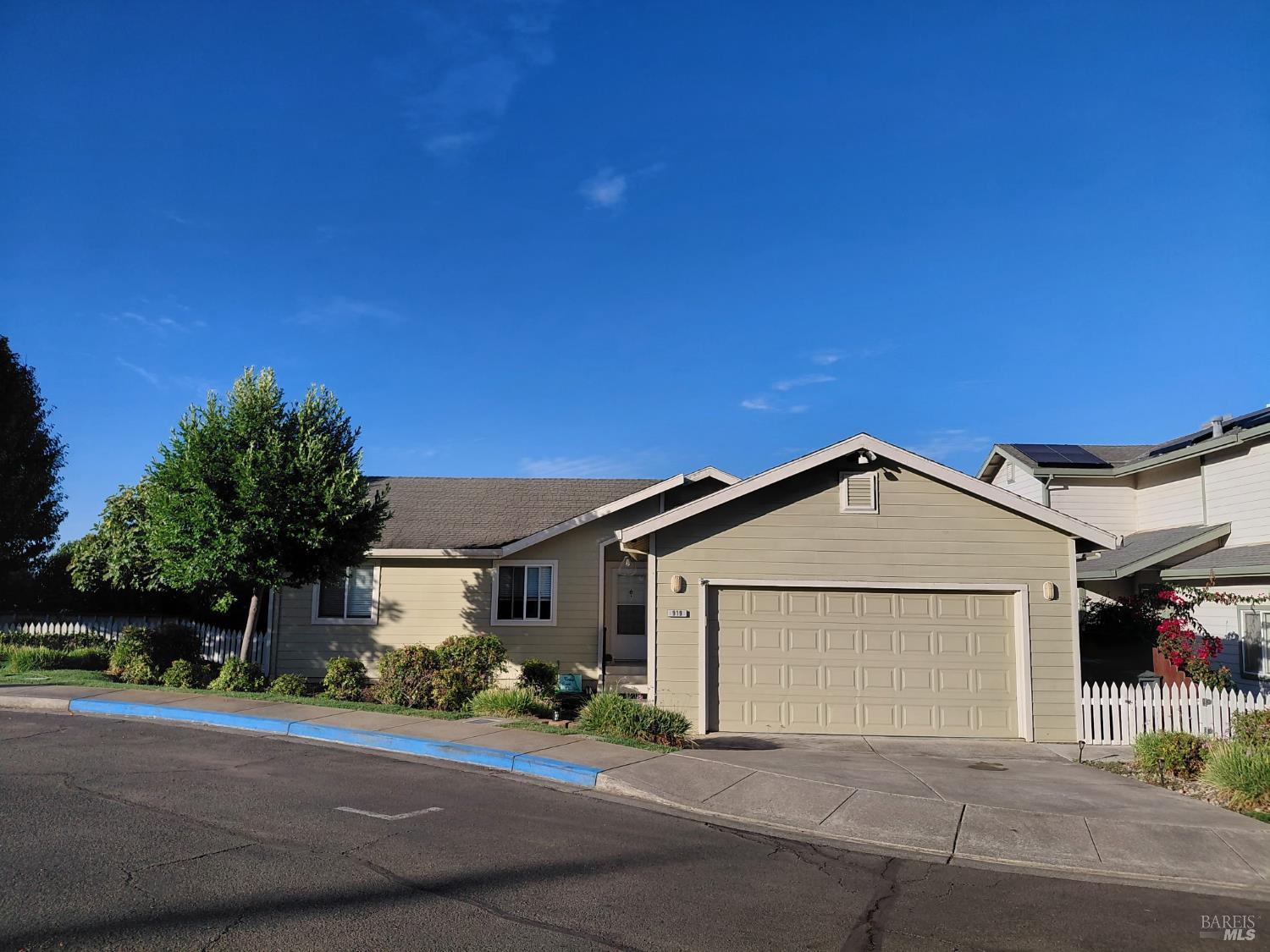 919 Lighthouse Court — photo