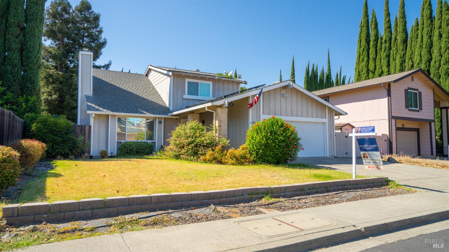 796 Tulare Drive — photo