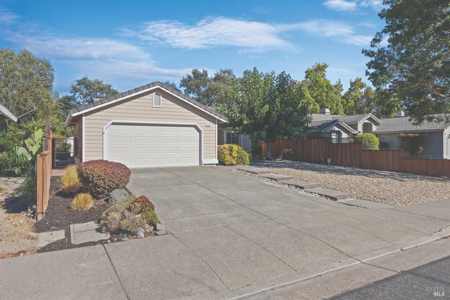 918 Ginkgo Place — photo