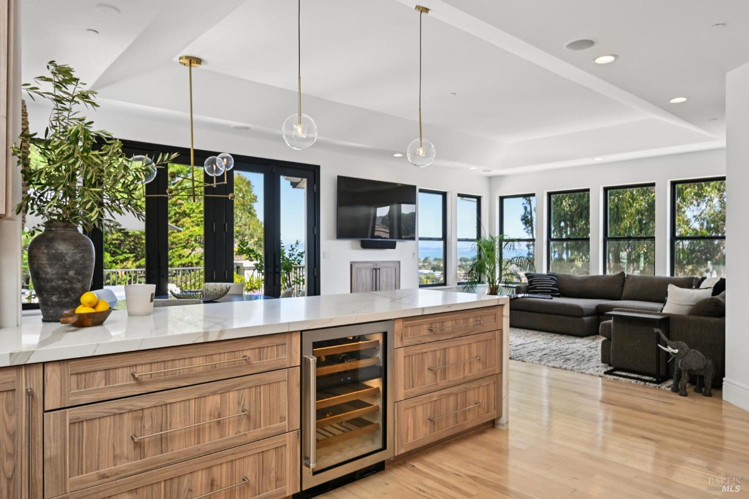 7 Sea View Drive — photo