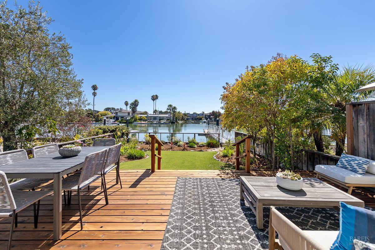 32 Porto Bello Drive — photo