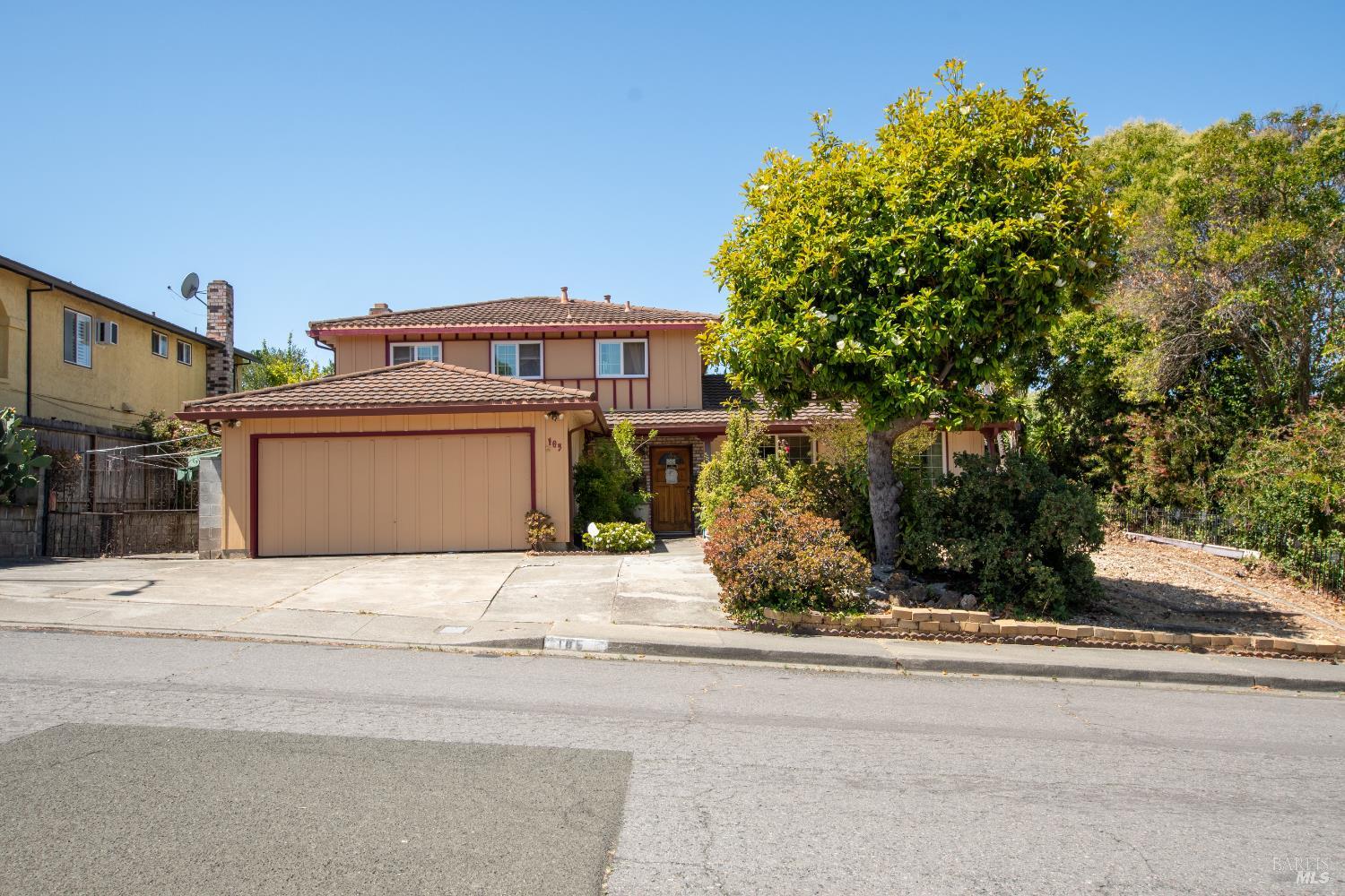 185 Lexington Drive — photo
