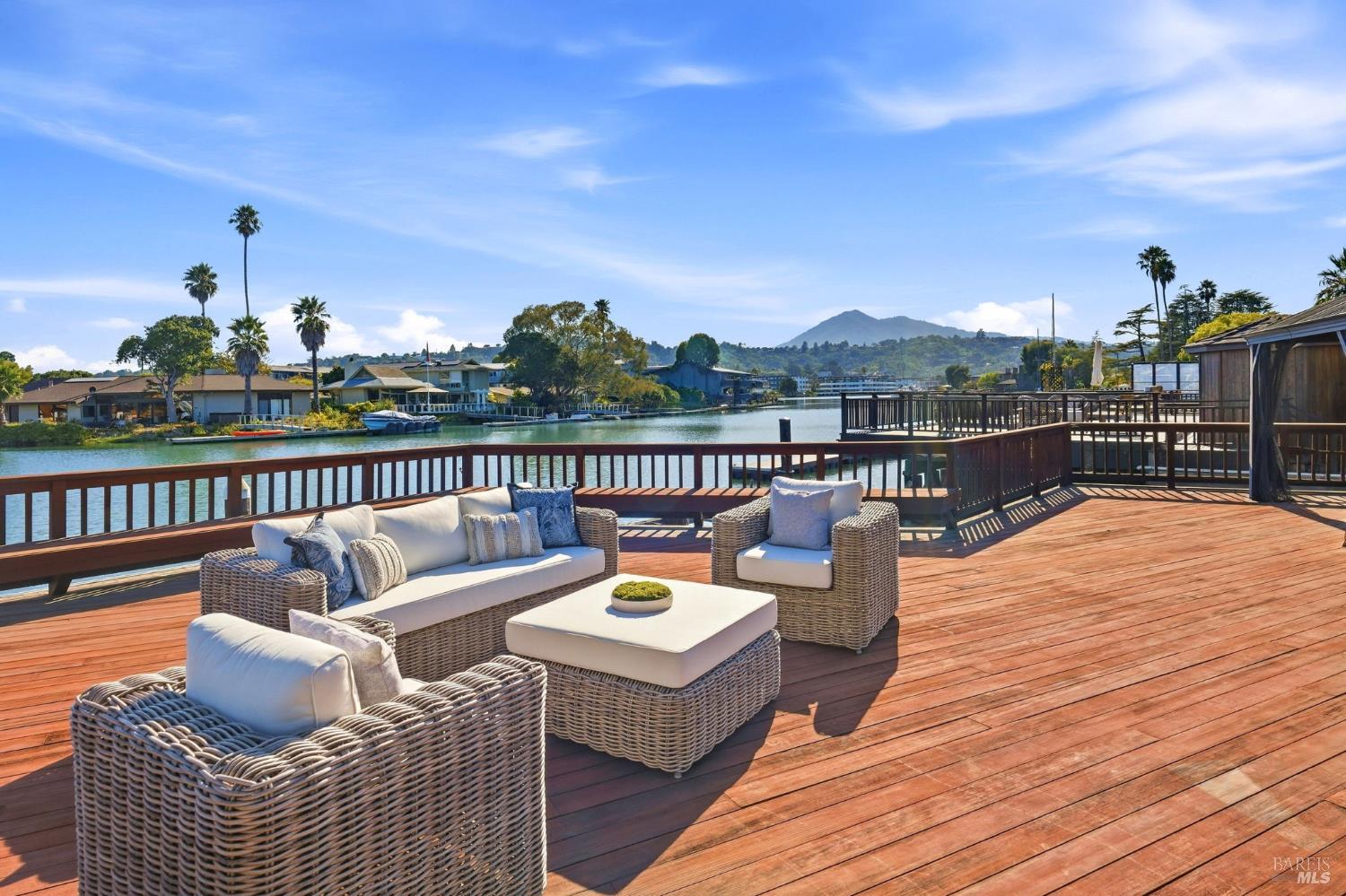 16 Aqua Vista Drive — photo