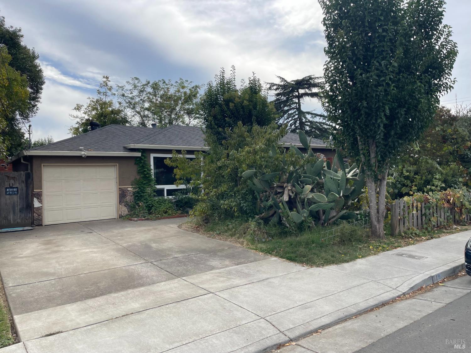 11 Bryan Avenue — photo