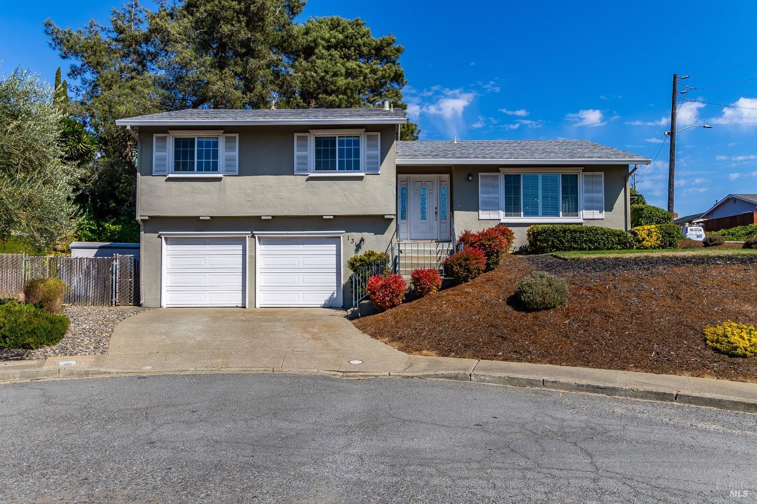 131 White Chapel Drive — photo