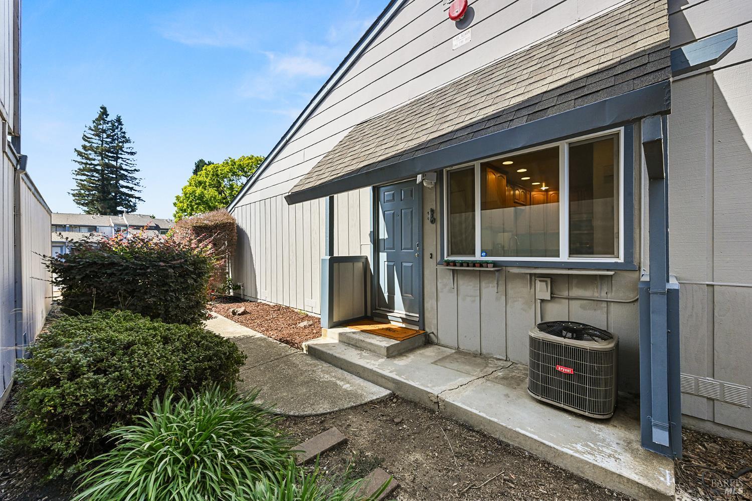 6 Conifer Square — photo